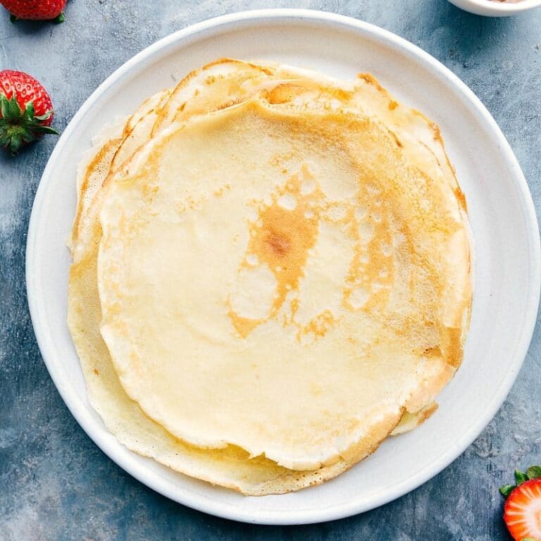 Nutella Crepes (With Strawberries!) - Chelsea's Messy Apron