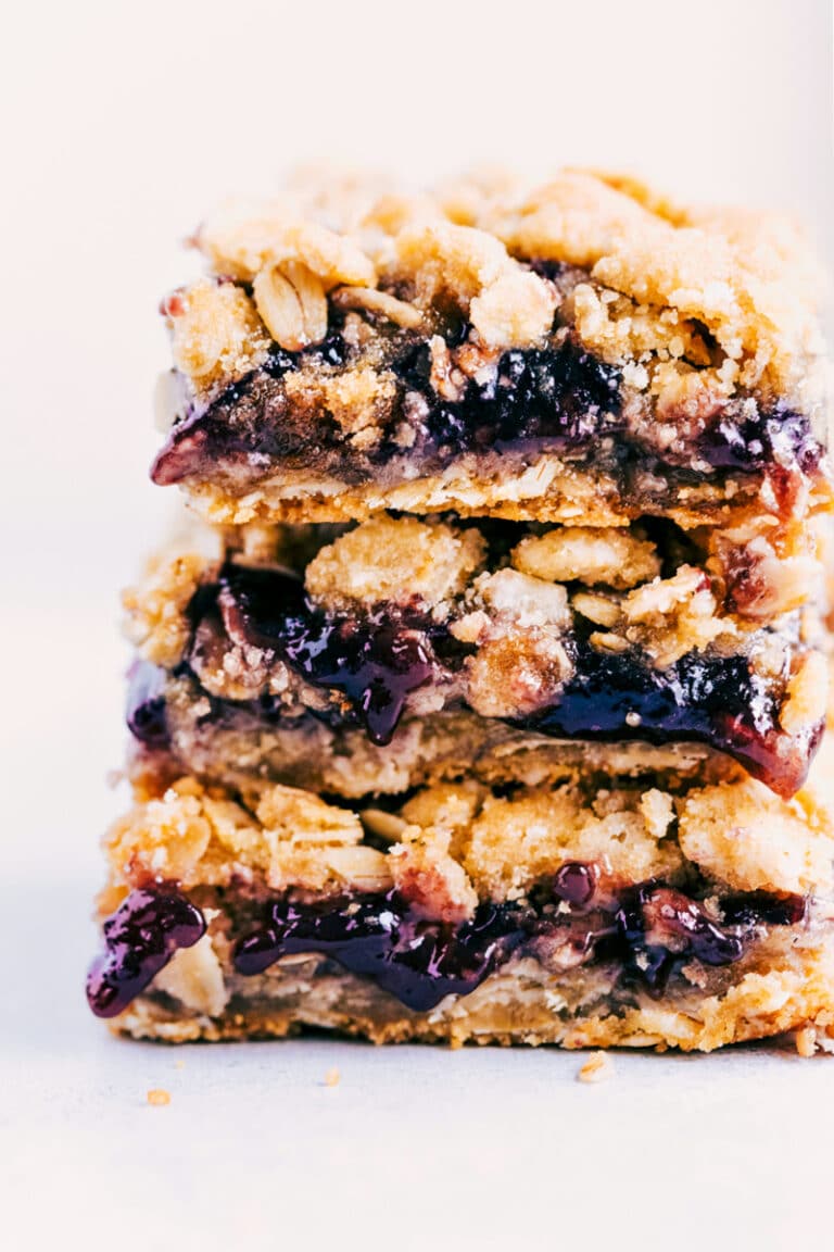 Easy Oatmeal Jam Bars (Using Any Jam You'd Like!) - Chelsea's Messy Apron