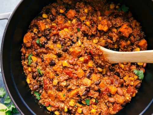 https://www.chelseasmessyapron.com/wp-content/uploads/2014/12/Quinoa-Chili-2-500x375.jpg