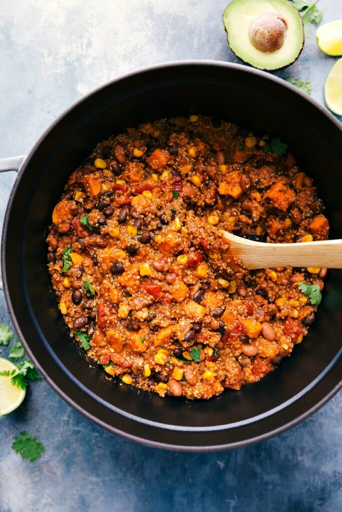 Quinoa Chili {ONE POT} - Chelsea's Messy Apron