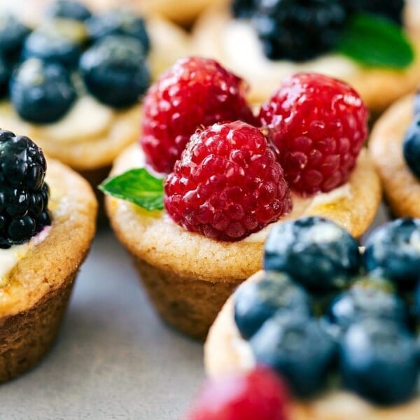 Mini Fruit Tart {Delicious And Easy To Make!} - Chelsea's Messy Apron