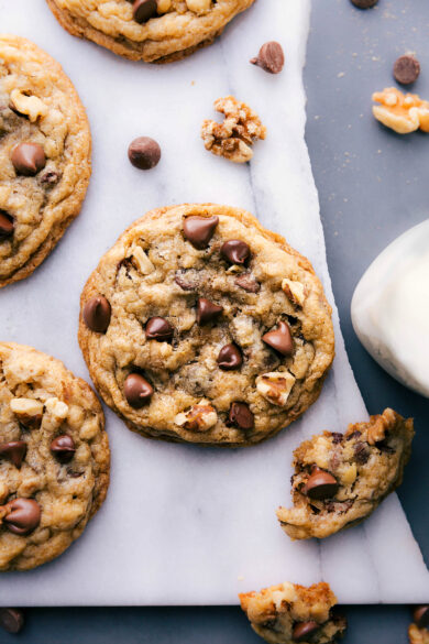 DoubleTree Cookies (Hilton's Released Recipe!) - Chelsea's Messy Apron