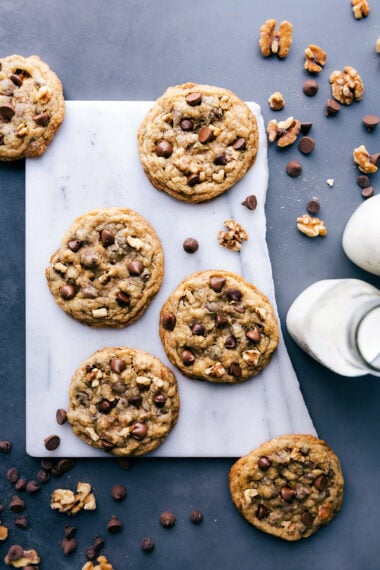 DoubleTree Cookies (Hilton's Released Recipe!) - Chelsea's Messy Apron