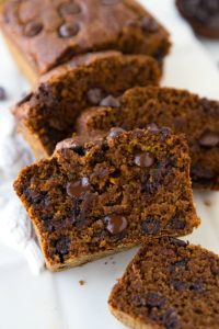 The BEST healthy pumpkin chocolate-chip bread