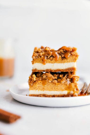 Pumpkin Cheesecake Bars {With Video!} - Chelsea's Messy Apron