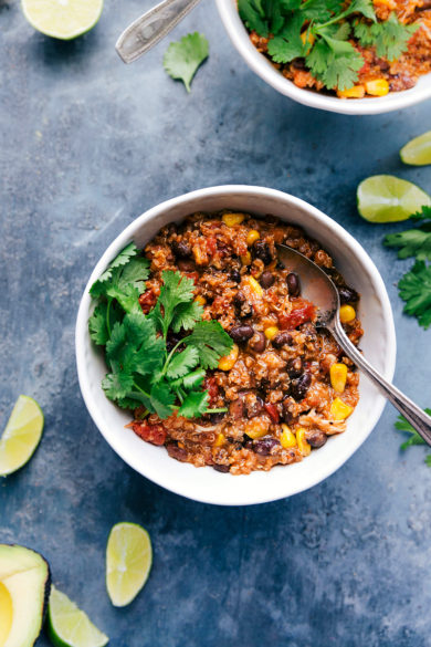 Crockpot Quinoa Chili {10 MINUTE PREP!} - Chelsea's Messy Apron