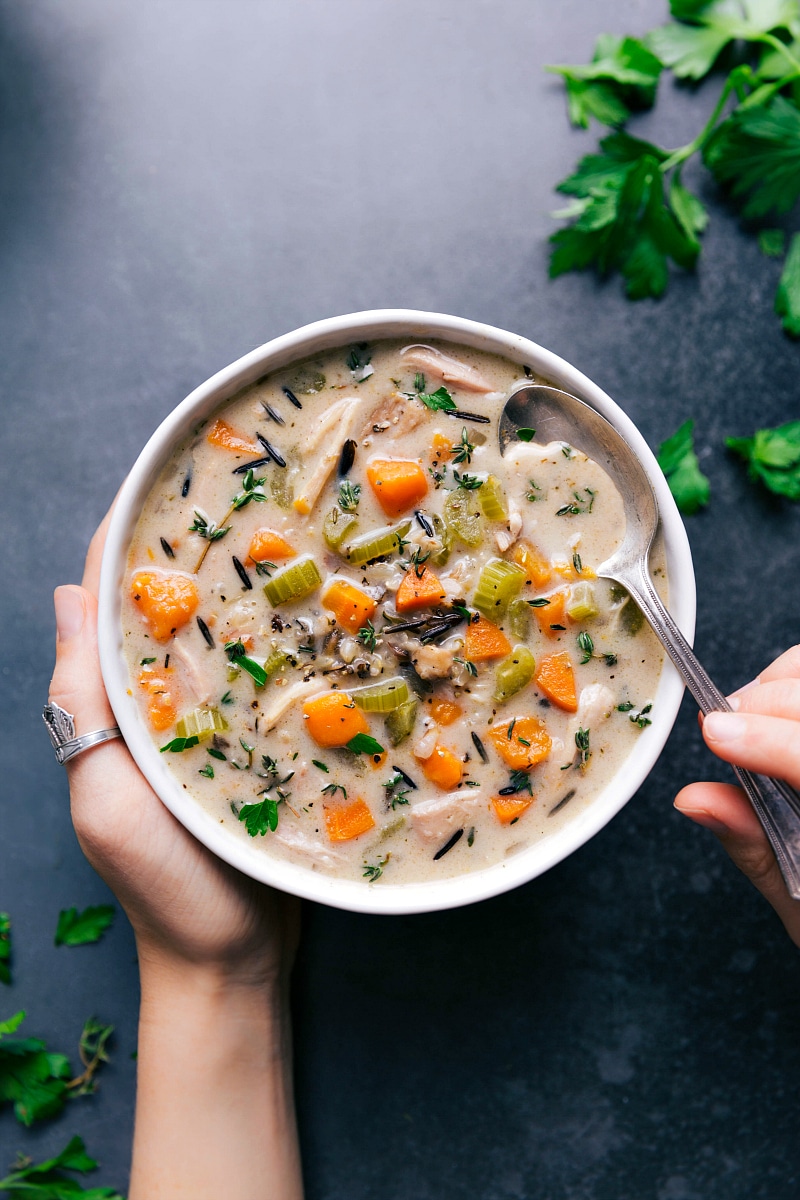 https://www.chelseasmessyapron.com/wp-content/uploads/2016/09/Chicken-and-Wild-Rice-Soup-1.jpg