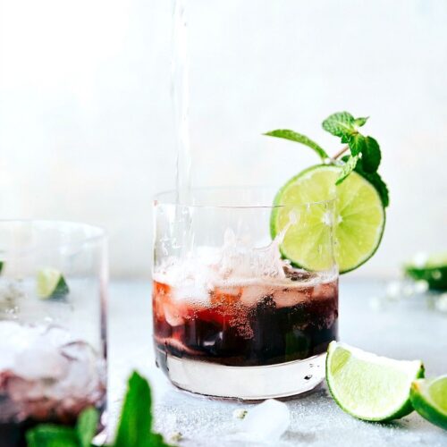 https://www.chelseasmessyapron.com/wp-content/uploads/2017/02/Cherry-Spritzer2-500x500.jpg