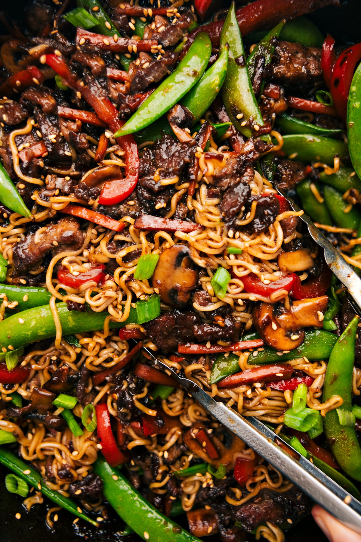 Garlic beef and veggie ramen tossed together and ready to be served.