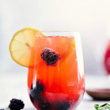 Sparkling Blackberry Lemonade - Chelsea's Messy Apron