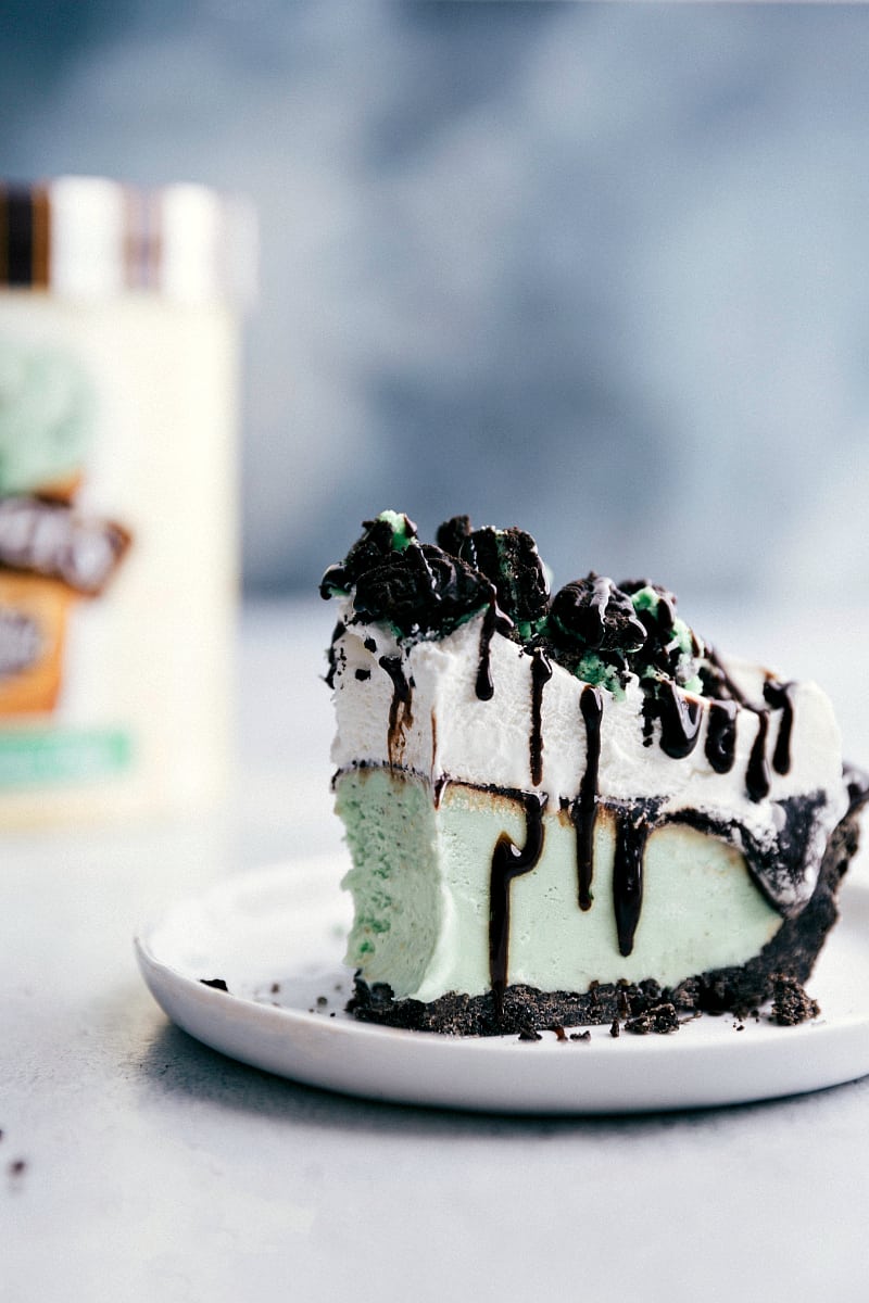 Grasshopper Pie {With an Oreo Crust} | Chelsea's Messy Apron