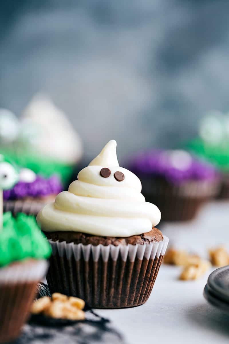 Easy Halloween Cupcakes - Chelsea\'s Messy Apron