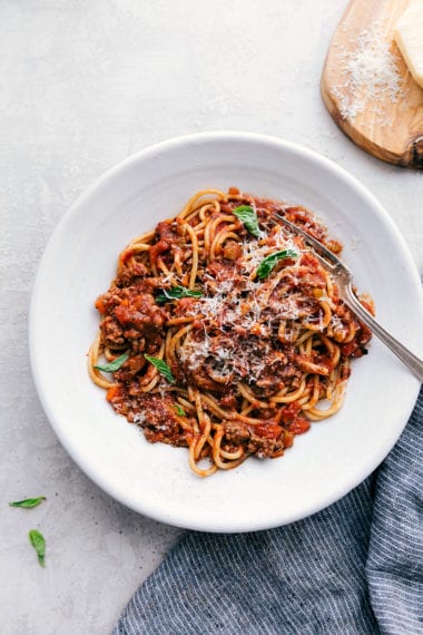 Spaghetti Bolognese {Crockpot} - Chelsea's Messy Apron