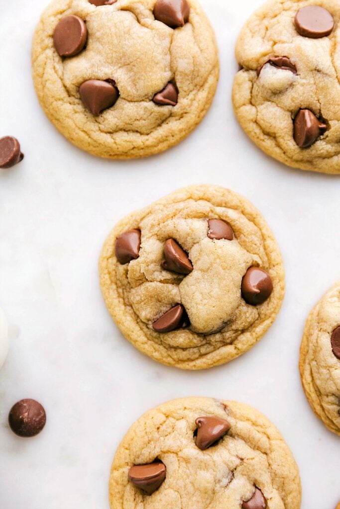 Chewy Chocolate Chip Cookies - Chelsea's Messy Apron