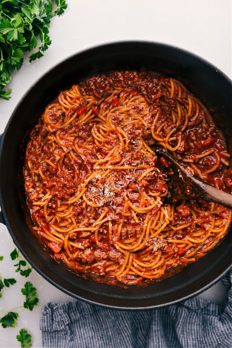 One Pot Spaghetti (NO Veggie Chopping!) - Chelsea's Messy Apron