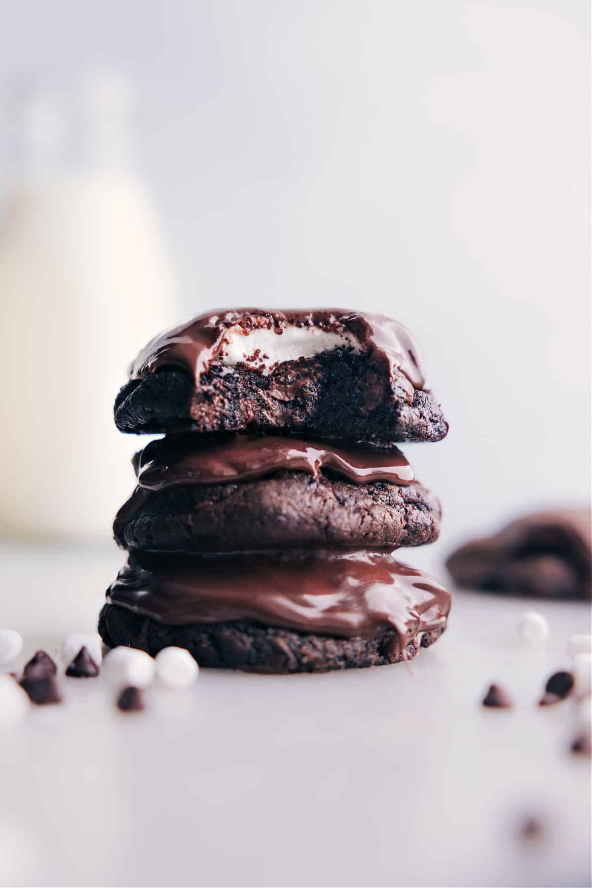 https://www.chelseasmessyapron.com/wp-content/uploads/2023/12/Chocolate-Marshmallow-Cookies-ChelseasMessyApron-1200-2.jpeg