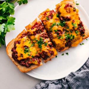 Sloppy Joe Pizza on a plate.